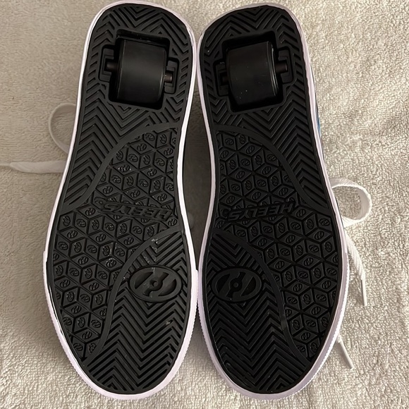 Heelys tennis shoes - Picture 8 of 10